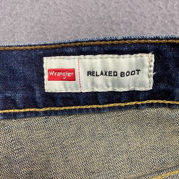 Wrangler Jeans Mens 38x29.5 Blue Denim Dark Wash Relaxed Boot Leg Retro Y2K - Picture 9 of 14
